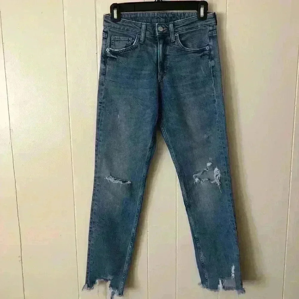 H&M Girlfriend Fit Jeans Size 25